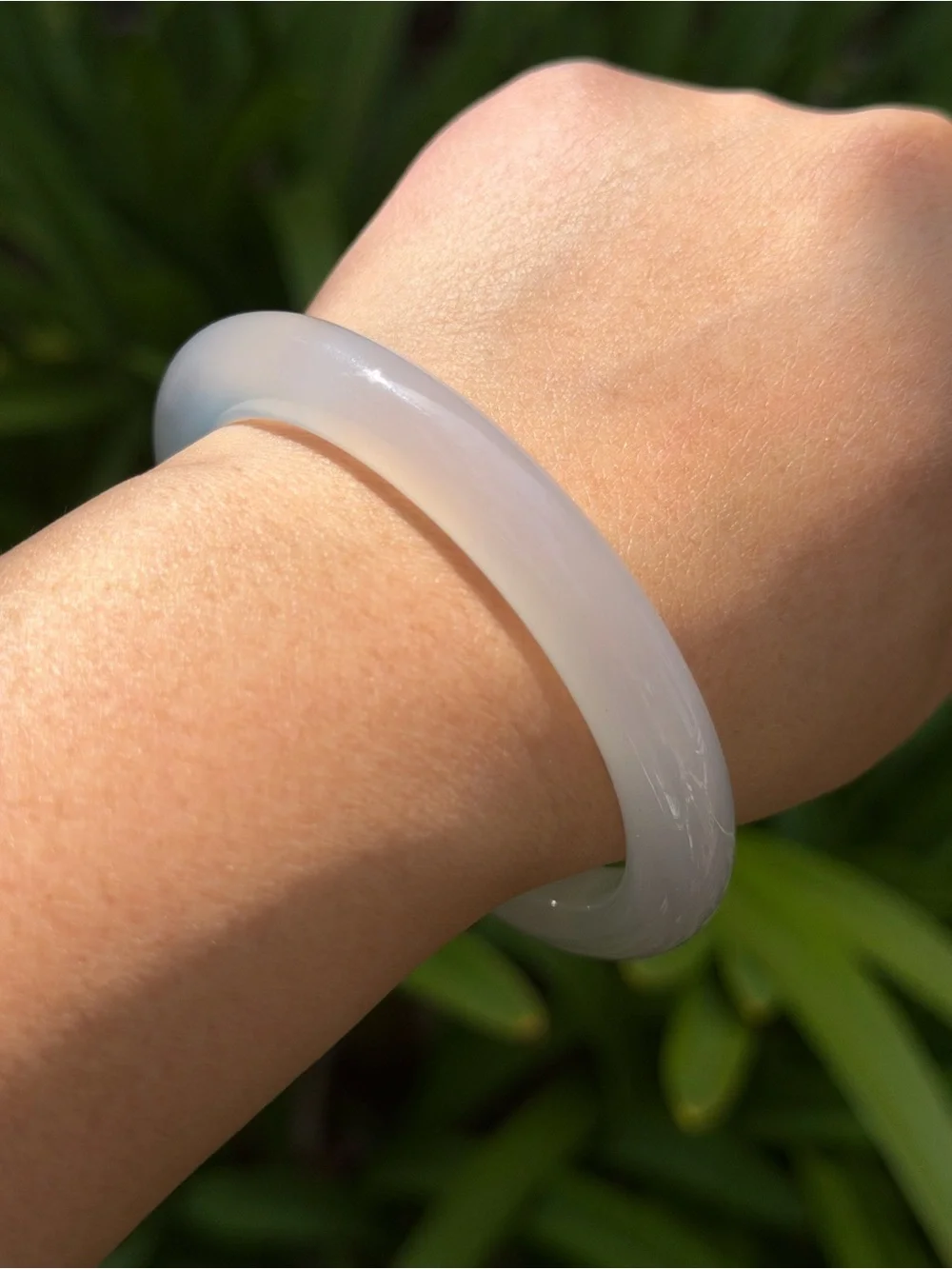 61.5mm inner diameter white agate bangle 1747